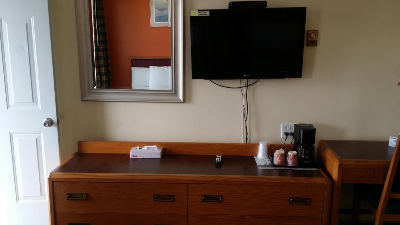River Mist Inn Sturgeon Falls Exterior photo