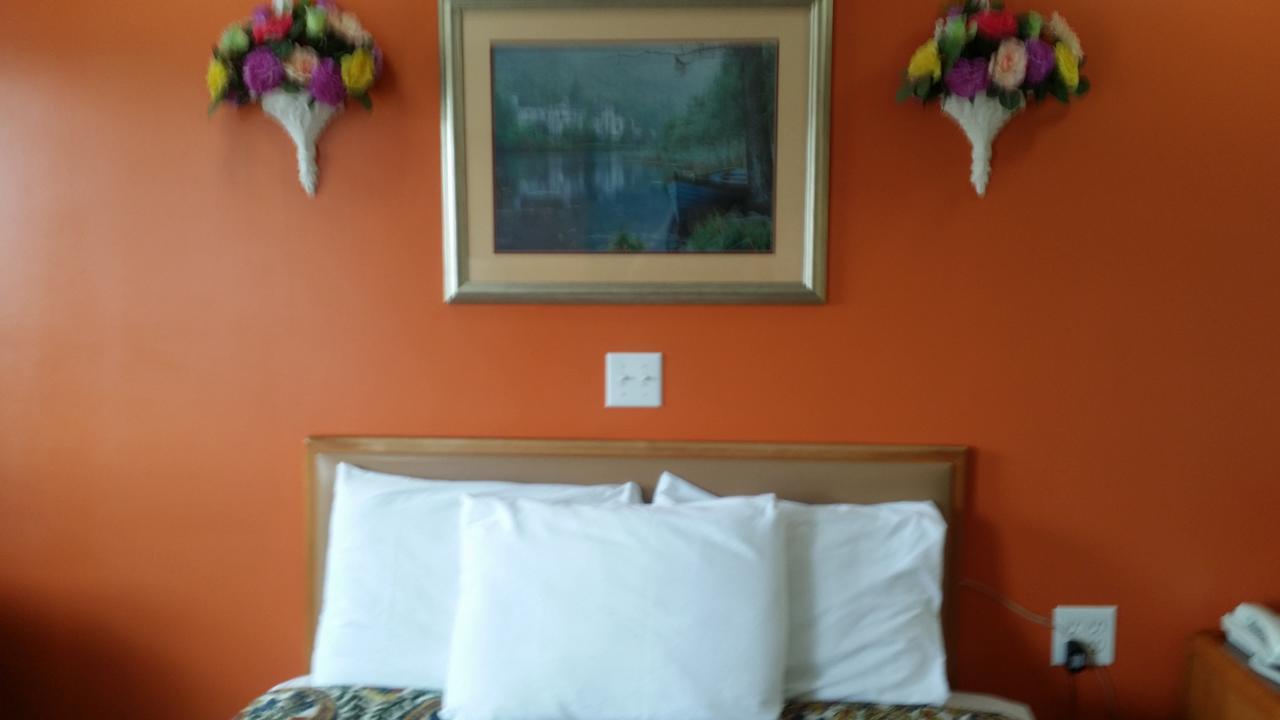 River Mist Inn Sturgeon Falls Exterior photo