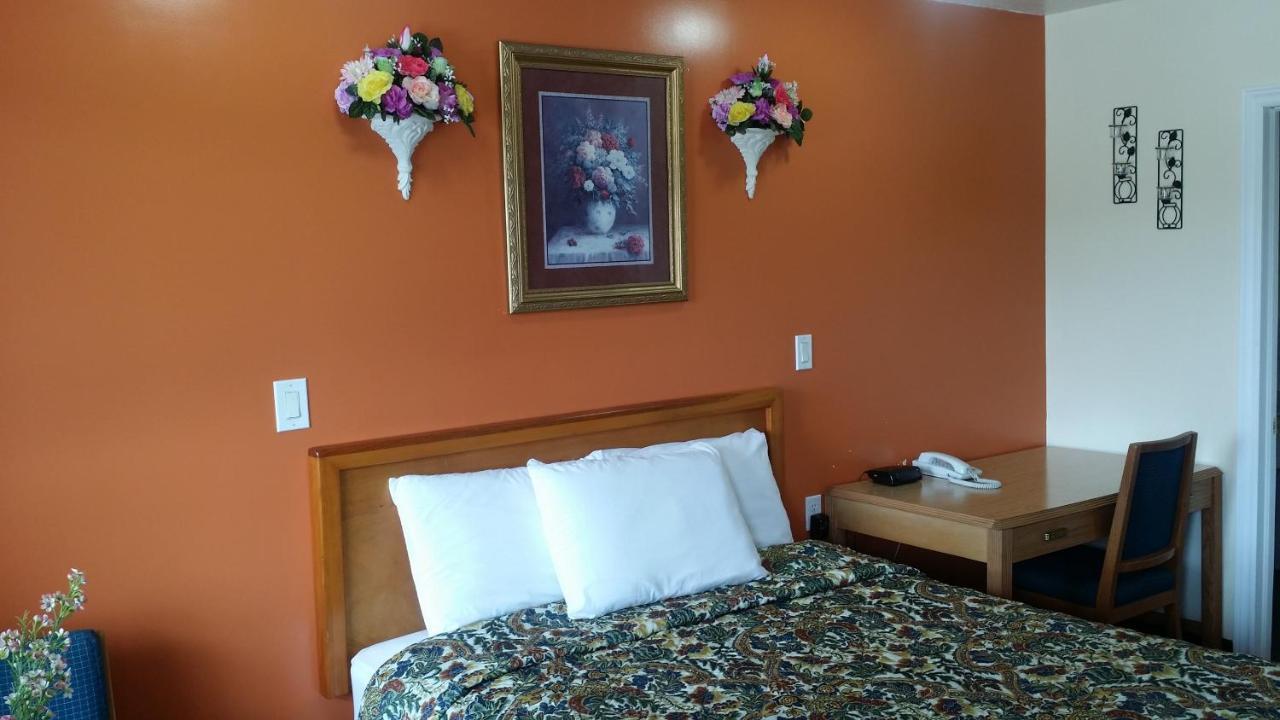 River Mist Inn Sturgeon Falls Exterior photo